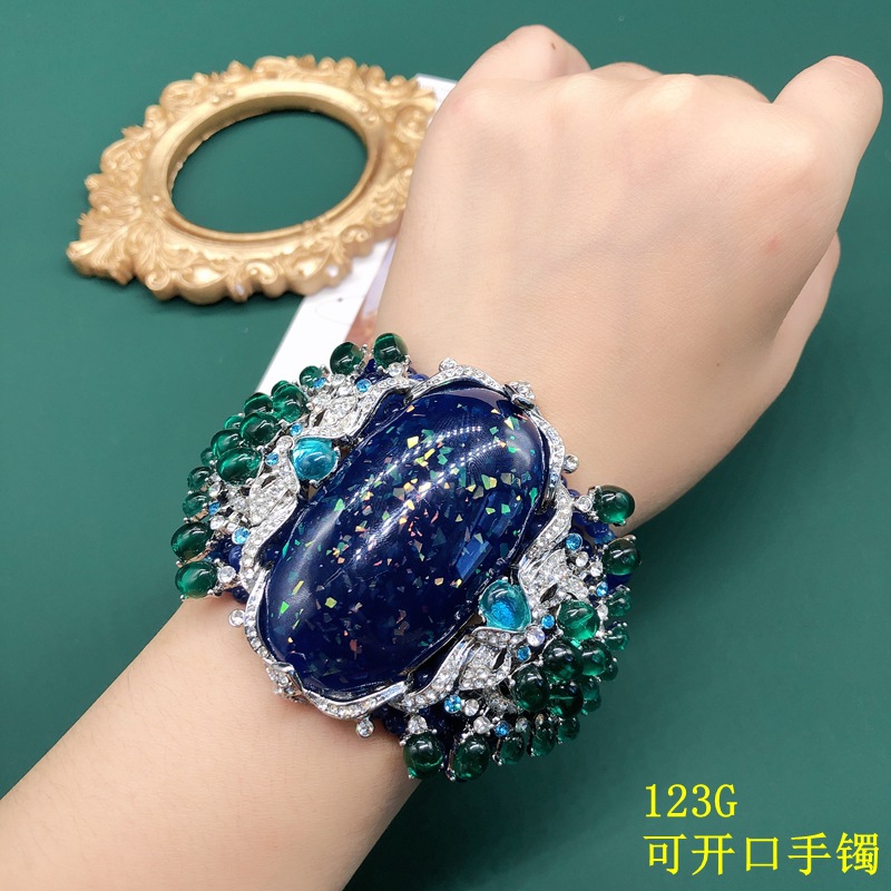 Resin Bangle Bracelet - 럭셔리 빈티지 청키 비즈 팔찌, 라인스톤